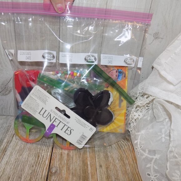 DRESS UP COSTUME FACE PAINT PEACE GROUP - Picture 12 of 12